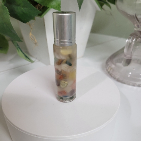 CRYSTAL INFUSED SKIN RESCUE ESSENTIAL OIL. HOMEMADE HEALTH GRADE MATERIALS 👀 - Picture 9 of 10